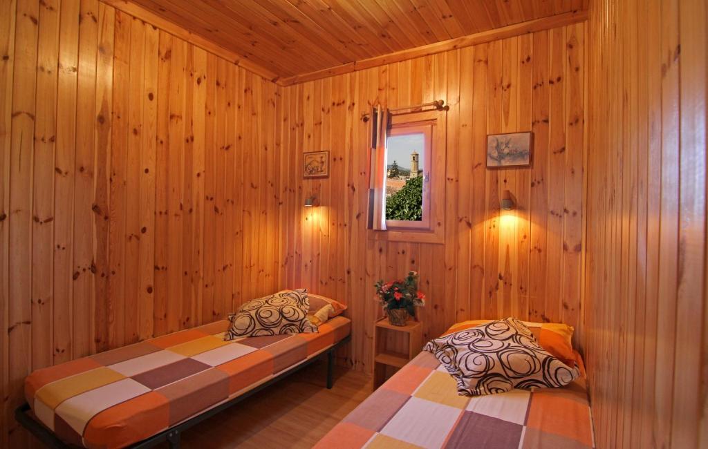 Vilanova de Prades Camping Bungalow Serra De Prades Resort الغرفة الصورة